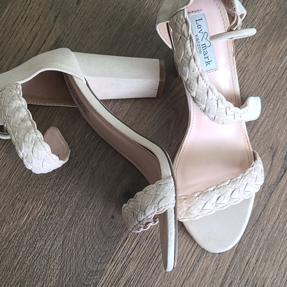 Beige/cream strap sandals - Picture 3 of 3